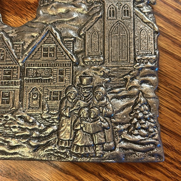 NWT Merry Christmas with Santas Sleigh Pewter Wind Chimes by Carson Industies - Picture 3 of 8